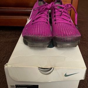 Nike Air Vapormax Flyknit 3 Sneaker womens 10